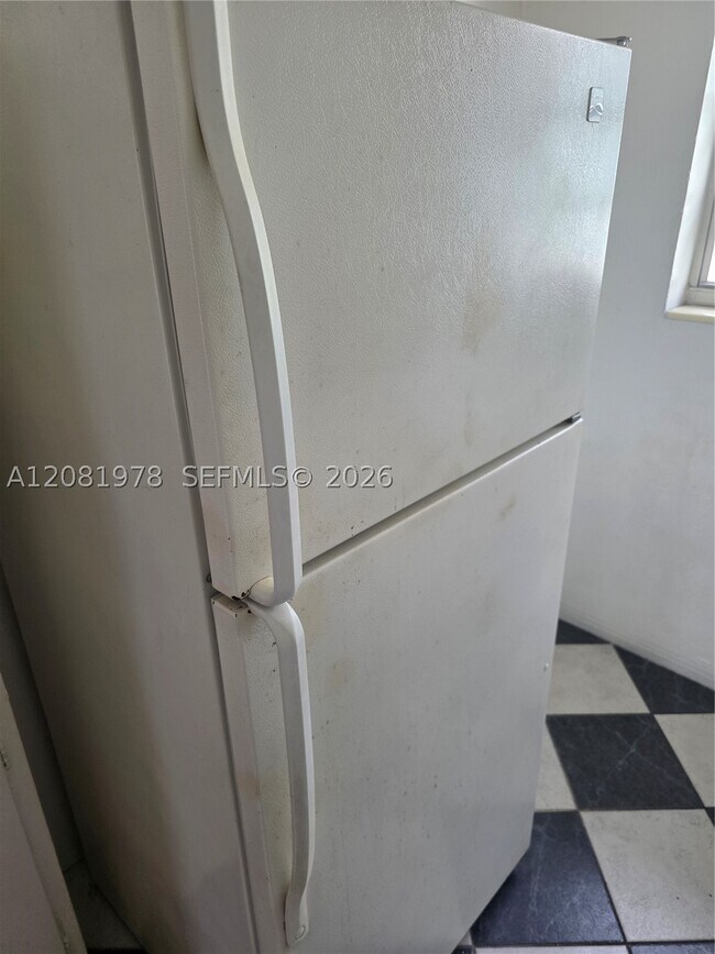 Foto del edificio - 635 8th St