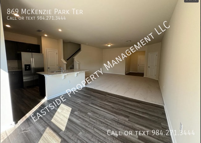 Building Photo - 869 McKenzie Pk Ter