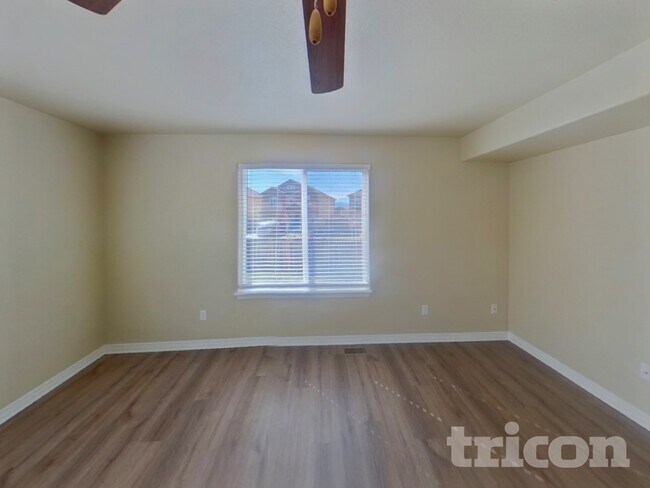 Foto del edificio - 9899 Silver Stirrup Dr