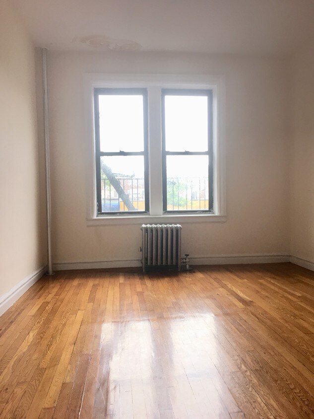 Primary Photo - 60-15 Woodside Ave
