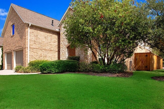 Building Photo - 8858 Van Allen Dr