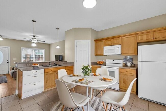 Foto del edificio - 2bd 2.5 bath apartment for rent on Highway 544 in Conway for August