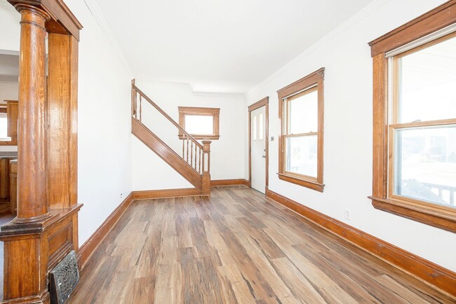 Building Photo - Convenient Showings — No Appointment Needed!