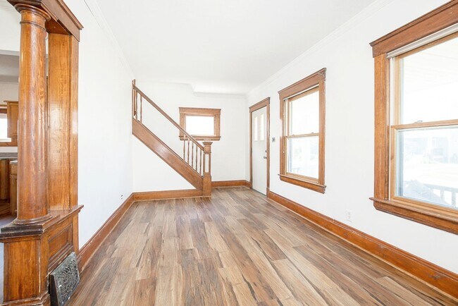 Foto del edificio - Convenient Showings — No Appointment Needed!