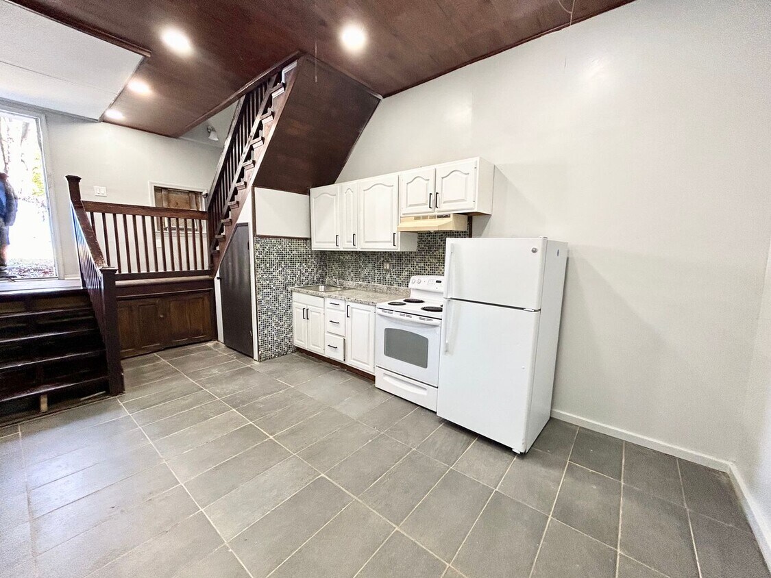 5003 Penn St Unit G, Philadelphia, PA 19124 Room for Rent in