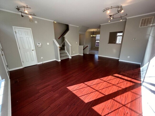 Building Photo - 4213 Normandy Ct