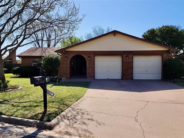 Building Photo - 4841 Oaklawn Dr