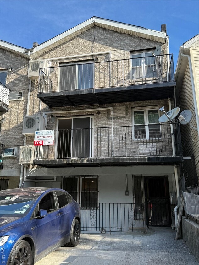 Foto principal - 175 Monroe St