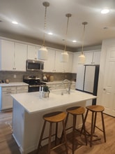 Building Photo - 5525 W Mauna Loa Ln