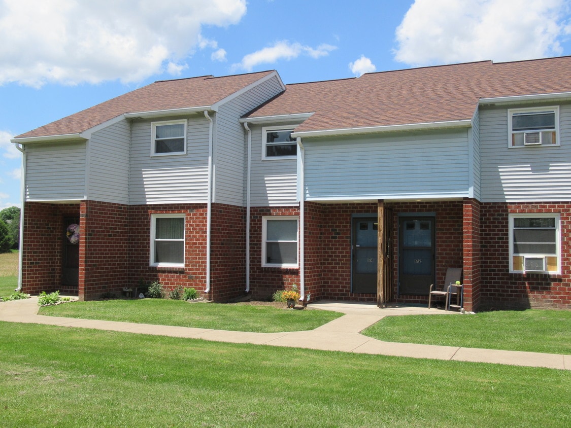 Front Exterior - 152 Horvath Dr