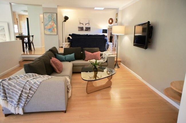 Foto del edificio - 9847 Yoakum Dr