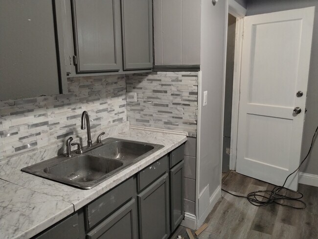 Foto del edificio - 316 E 107th St