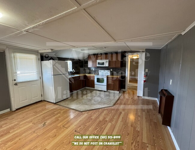 Foto del edificio - 209 Adams Lake Rd