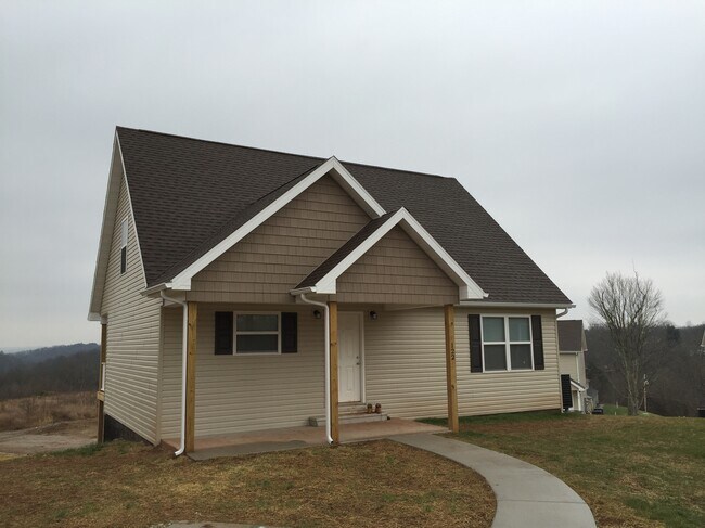 Building Photo - 222 Dutch Hills Ter