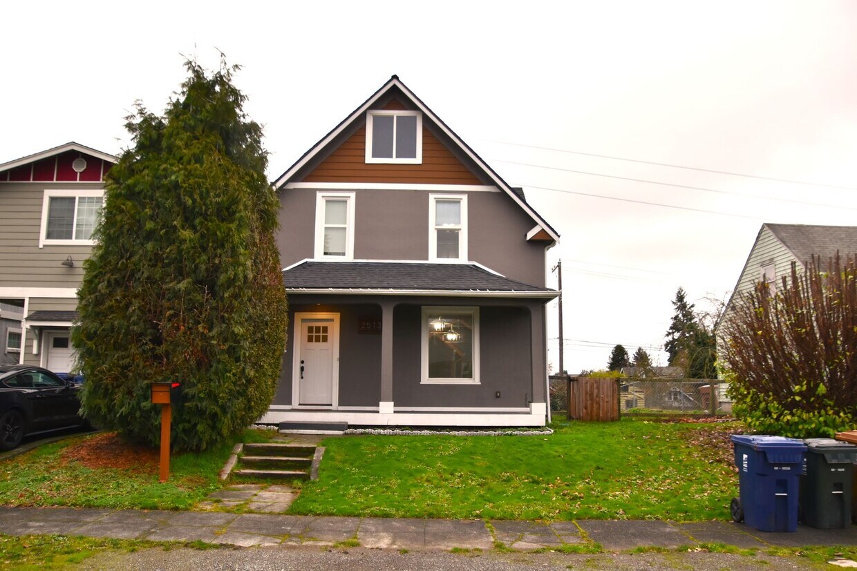 Primary Photo - Fully Updated 3 Bedroom 2 Bath Tacoma 2 Story