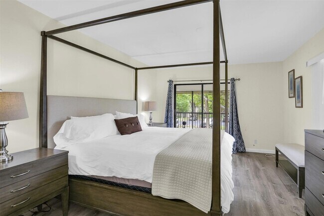Foto del edificio - 135 Deer Creek Blvd