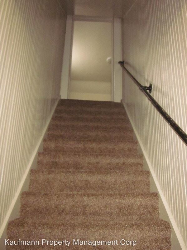 Building Photo - 128 E Taber St