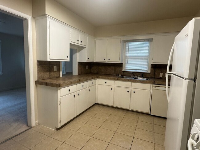 Foto del edificio - 4312 NW Santa Fe Ave