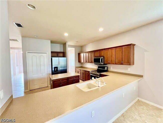Foto del edificio - 12074 Country Day Cir