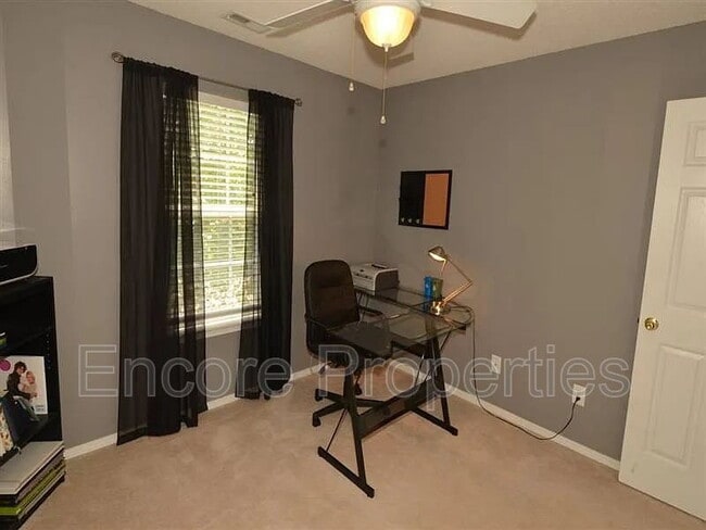 Building Photo - 6225 Saybrooke Dr