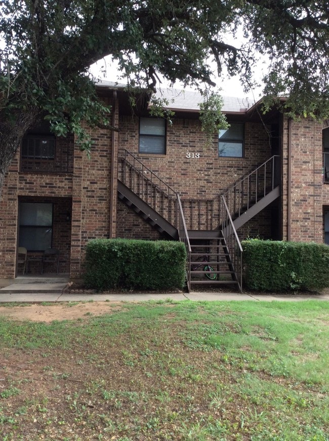 Building Photo - 313 Shady Grove Dr