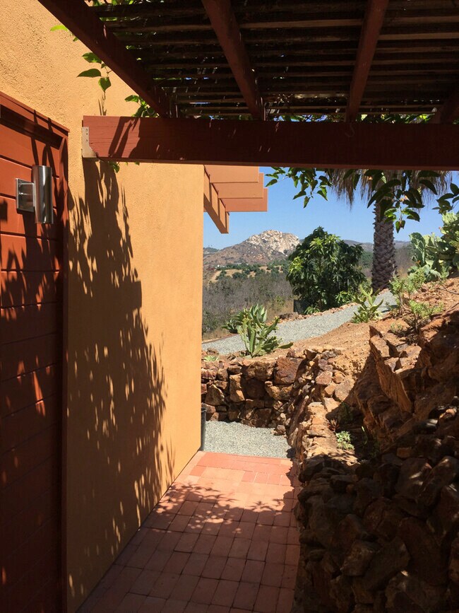 Building Photo - 3900 Paso Oro Verde