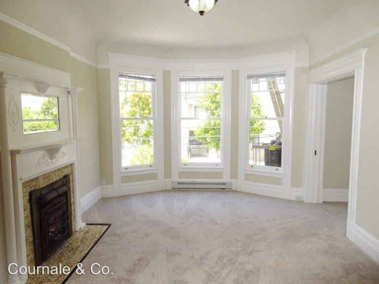 Primary Photo - 324-328 Baker St