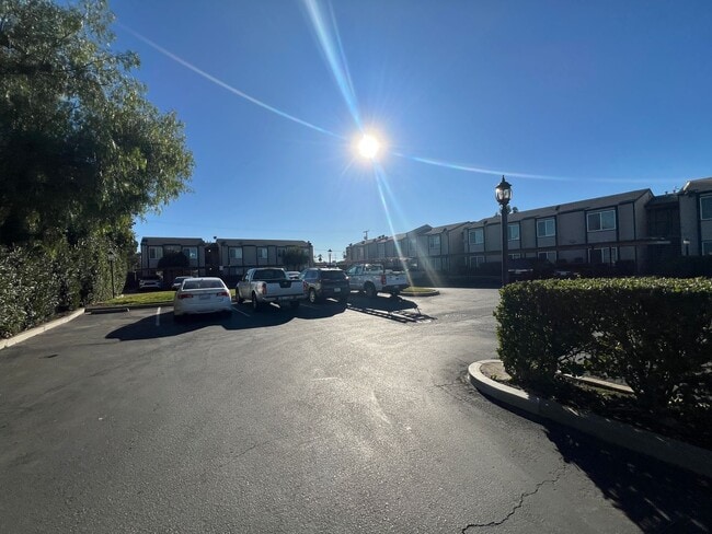 Foto del edificio - Two-bedroom upstairs apartment in Riverbank!