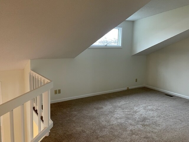 Building Photo - 1013 Fox Run Rd