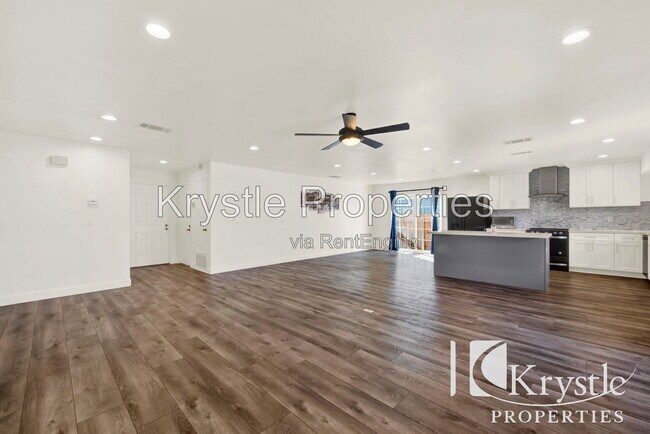 Building Photo - 612 Fulmar Dr