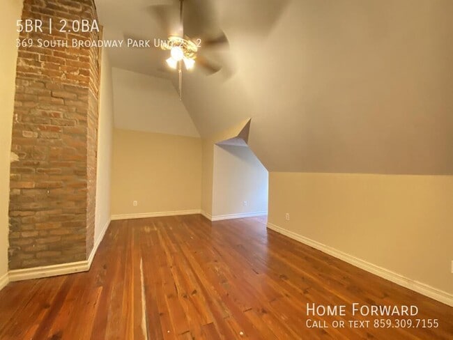 Foto del edificio - 369 S Broadway Park