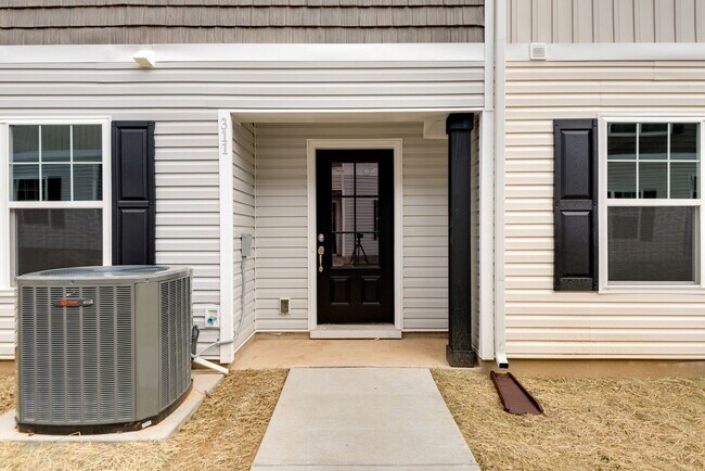 Building Photo - Available Immediately! Beautiful New Const...