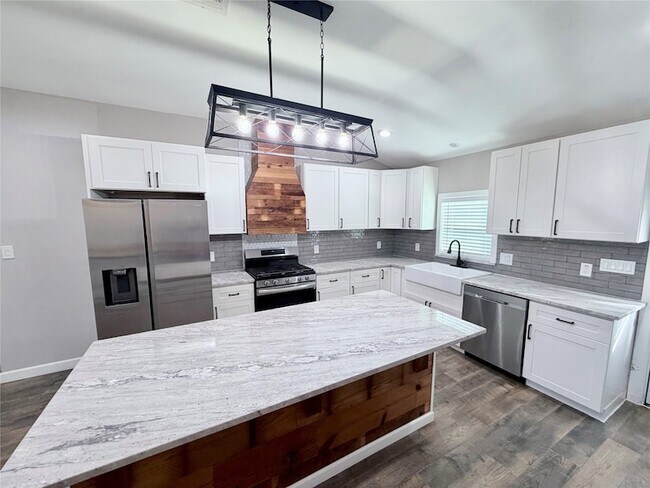 Foto del edificio - 710 N Rusk St