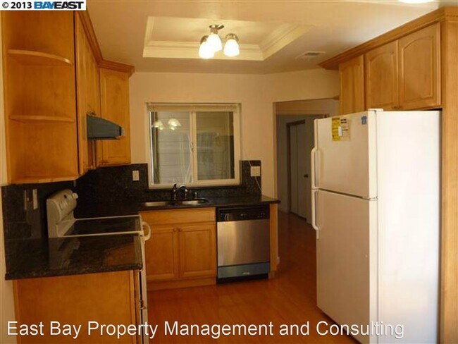 Foto del edificio - 3 br, 2.5 bath House - 4667 Rousillon Ave.