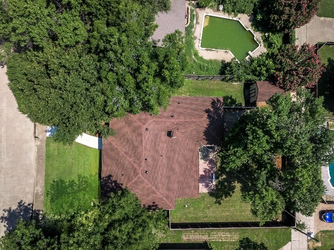 Foto del edificio - 2422 Cypress Dr