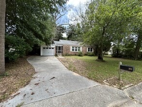 Building Photo - 303 Ariola Ave