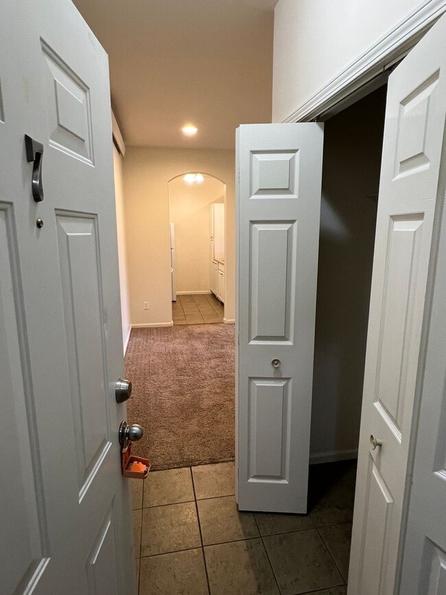 Building Photo - 1920 Monte Vista Dr