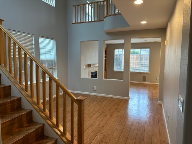 Photo - 2449 Milford Dr House