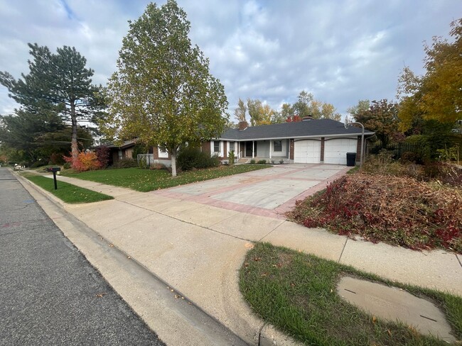 Building Photo - Cute 5 bed/3 bath home in Centerville