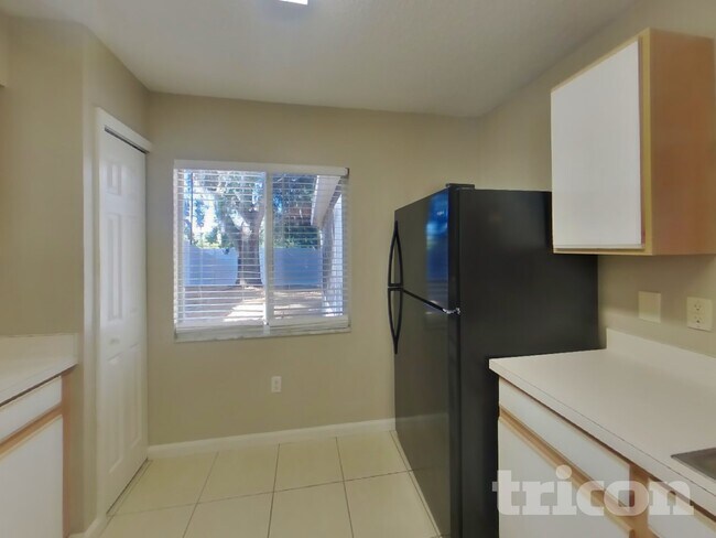 Foto del edificio - 417 Abigail Rd