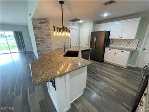 Building Photo - 306 NW 10th St