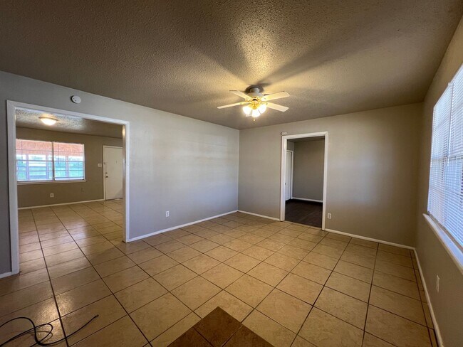 Building Photo - Located Near LCU Campus & Close Access to ...