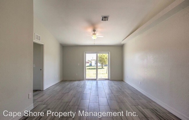 Building Photo - 1425-1429 Nelson Rd N