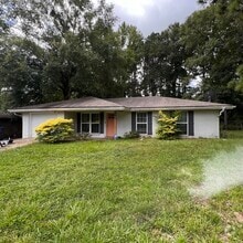 Building Photo - 106 Whispering Pines Loop