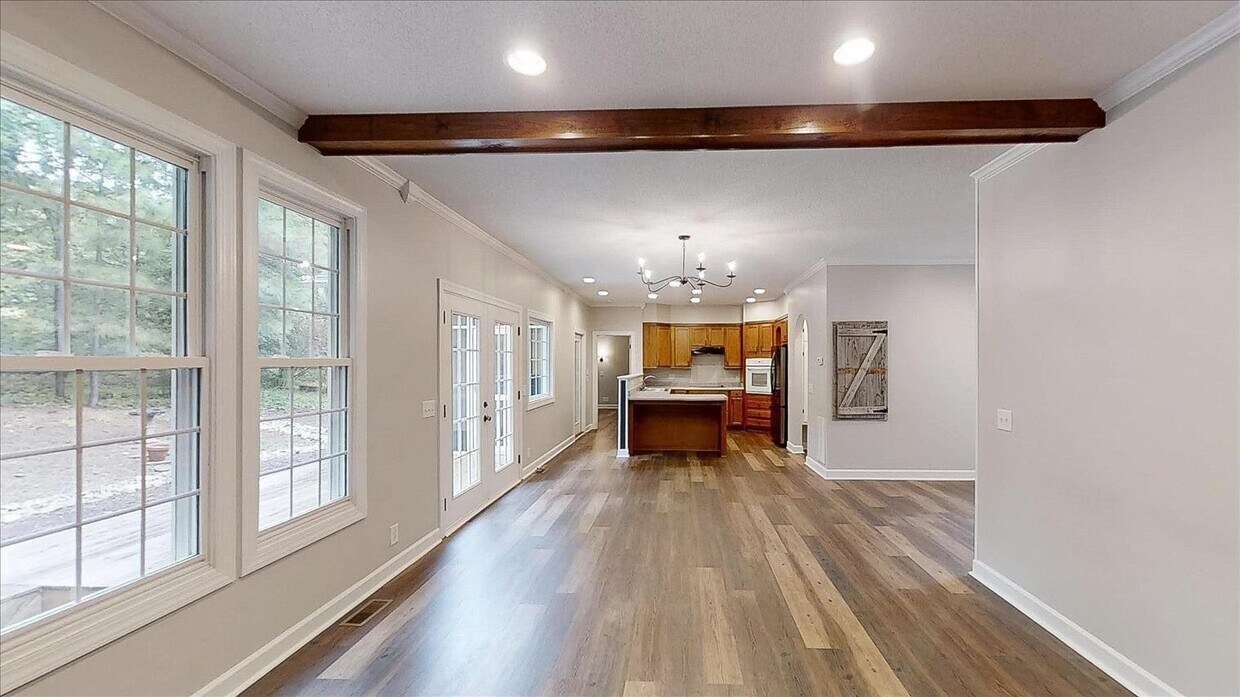 Primary Photo - 554 Argyll Dr