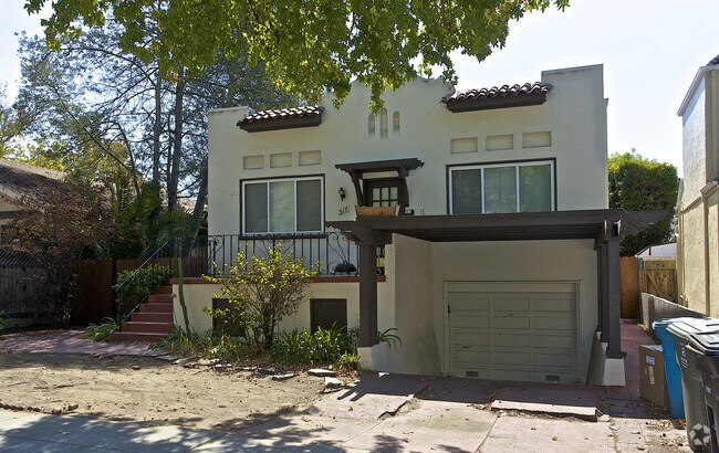 Building Photo - 511-517 California Dr