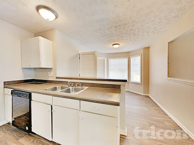 Foto del edificio - 5632 Briar Knoll Ct