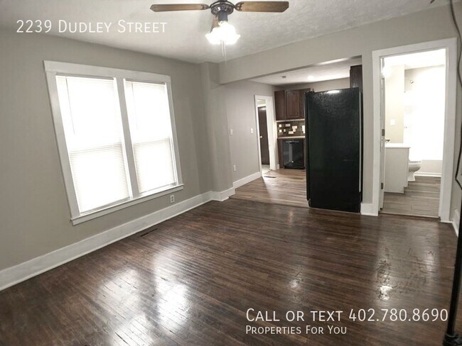 Foto del edificio - 2239 Dudley St