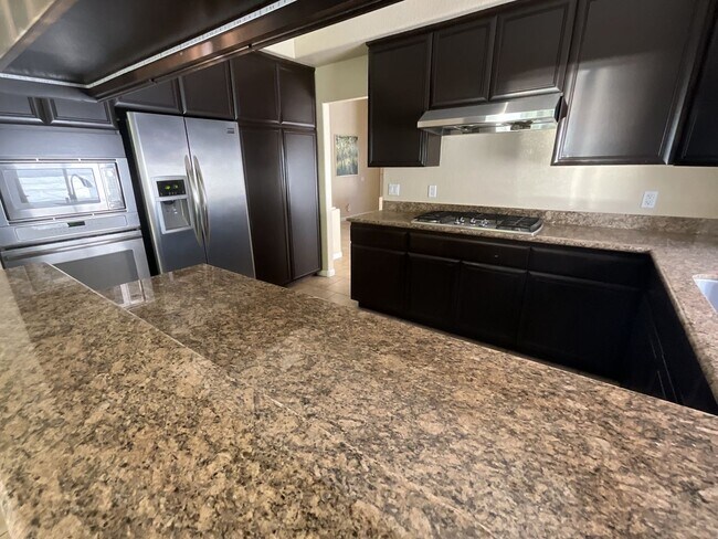 Building Photo - Pool home in Palm Desert