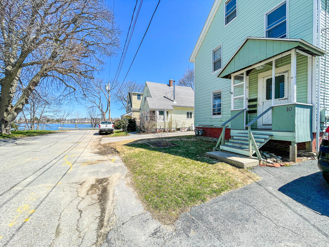 Primary Photo - 10 D St